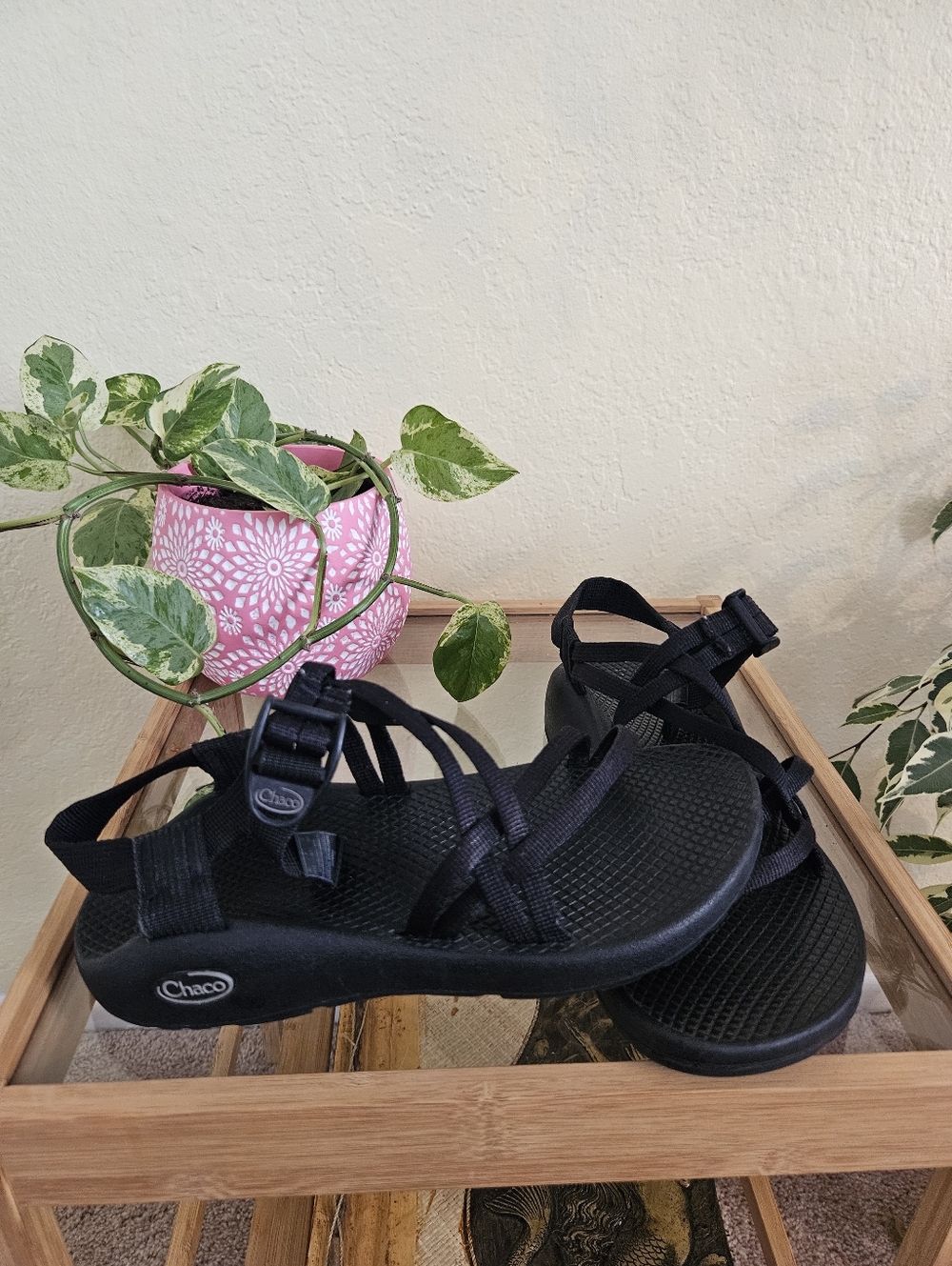 Chaco Women's Black Strappy Outdoor Sandals Size 7.